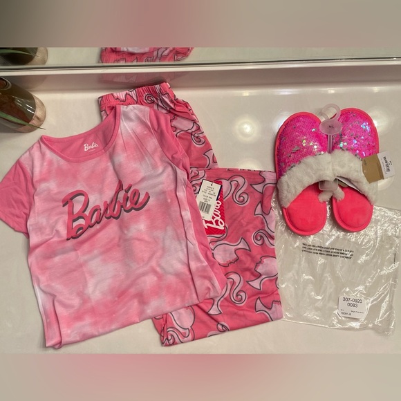 Barbie pajamas size 12 and slippers - Picture 2 of 11